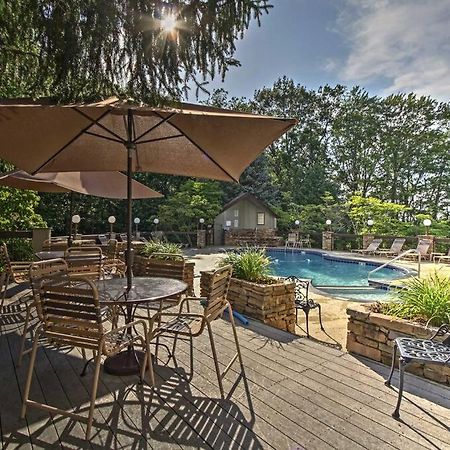 Lux Retro Getaway W/ Ober & Smoky Mtn Views! Villa Gatlinburg Exterior foto