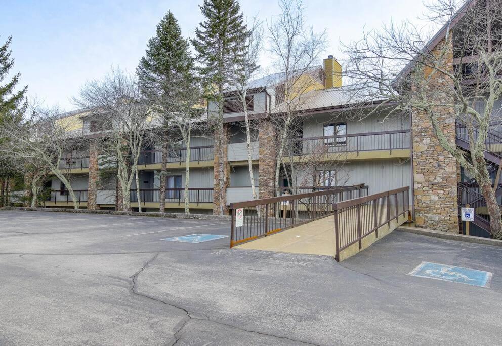 Lux Retro Getaway W/ Ober & Smoky Mtn Views! Villa Gatlinburg Exterior foto