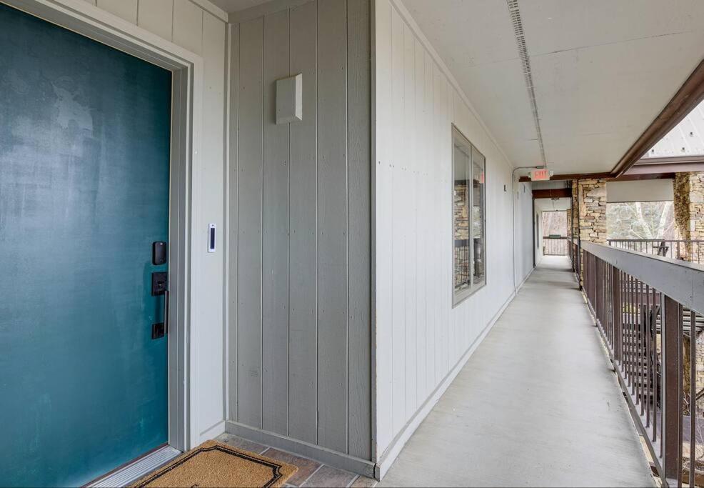 Lux Retro Getaway W/ Ober & Smoky Mtn Views! Villa Gatlinburg Exterior foto
