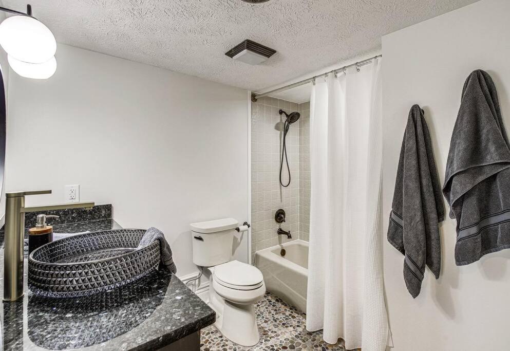 Lux Retro Getaway W/ Ober & Smoky Mtn Views! Villa Gatlinburg Exterior foto
